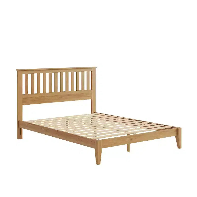 Lit en bois avec tête de lit